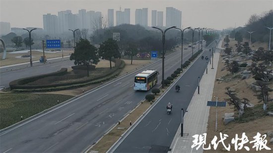 <em>扬州公交</em>专用道总里程超150公里