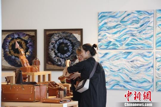 四川美术学院上万件毕业作品展 开启艺术盛宴