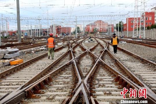 中国高寒高铁“哈牡客专”首座高速场投用 施工难度被刷新