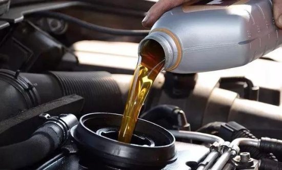 汽车一年换一次高档机油或半年换一次普通机油<em>哪个好一些</em>？