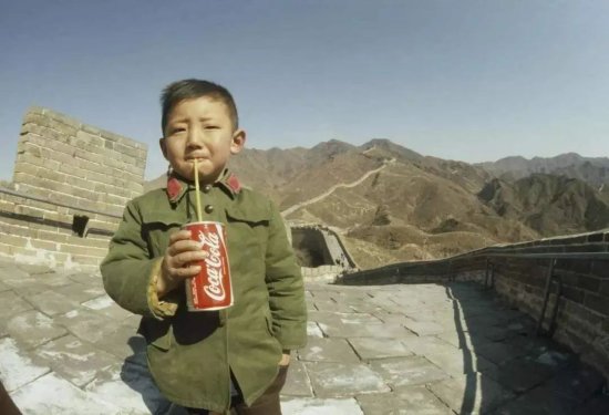 1979年“新中国第一个喝可口可乐的男孩”，现在<em>怎么</em>样了？
