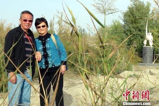 七旬上海知青退休十年全力建设纪念林 河滩成公园