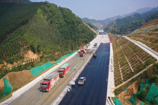 广西<em>高速公路</em>建设项目掀起复工复产热潮