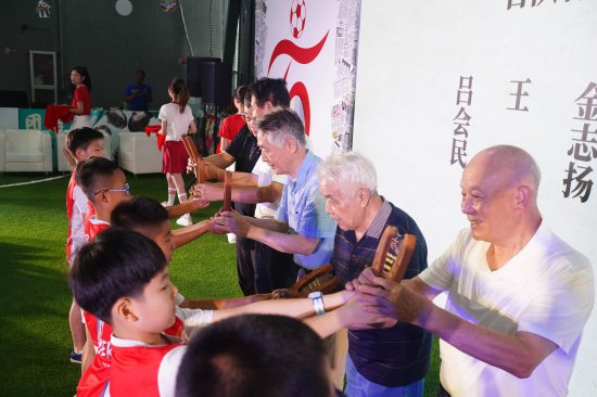 风雨兼程 初心不忘 北京晚报百队杯40周年纪念活动暨展览举行