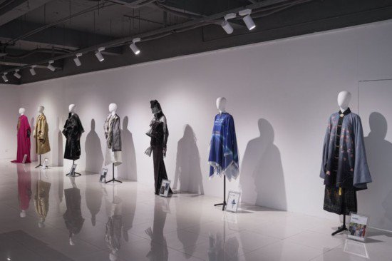 中国<em>服装设计</em>作品展在深圳福田美术馆开幕