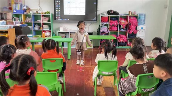 龙南市桃江中心幼儿园开展小小播报员活动