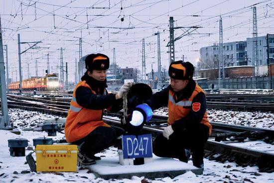 以雪为令 迎雪而行 国铁集团郑州局全力保障运输畅通