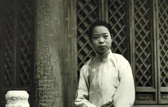 1953年，北京一位妇人临终前坦白自己的真实身份：我的前夫是溥...