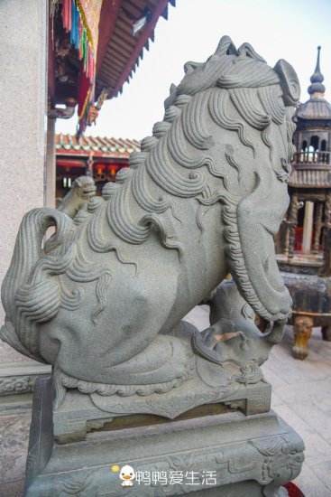 <em>石狮永宁</em>卫城隍庙内有独特石狮子，“脚踩”LV，游客啧啧称奇！