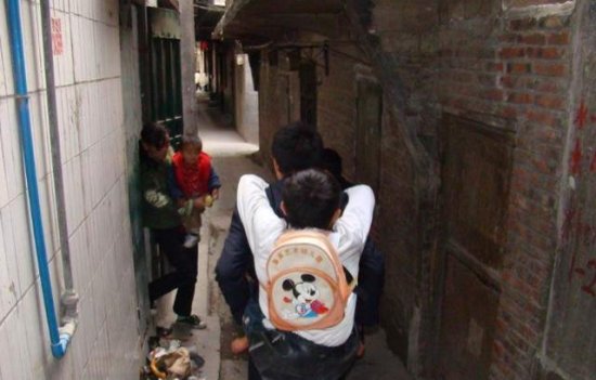 2008年汶川大地震，那位在广州捐款185元的<em>乞丐</em>，后来<em>怎么</em>样了...