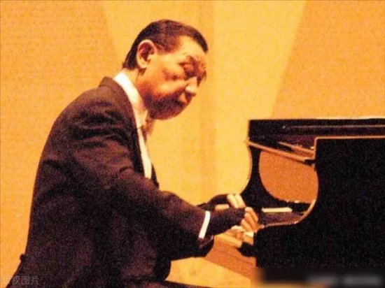 著名钢琴家傅聪染新冠治疗无效后去世