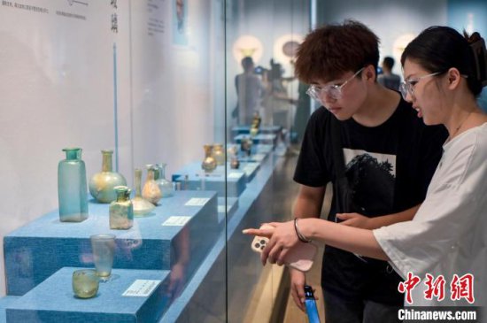 325件古玻璃器在琼亮相 系海南省博物馆首次引进<em>国外展览</em>