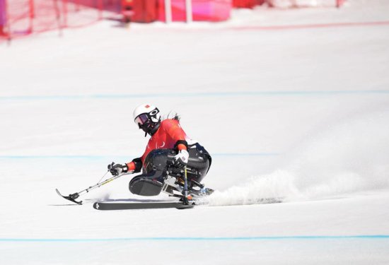 <em>刘思彤</em>获得北京冬残奥会高山滑雪女子滑降坐姿铜牌