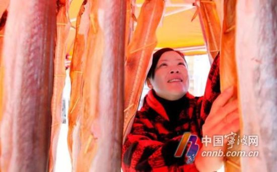 新春走基层 | 风鳗、鱼鲞年销售额达2000万元 浙东渔村“海味”浓