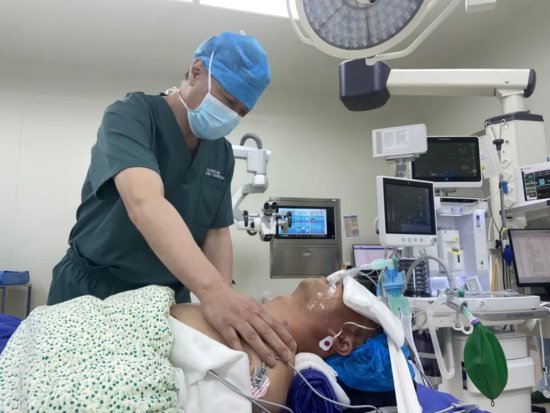 雄安<em>宣武</em>医院骨科完成首台颈椎前入路手术