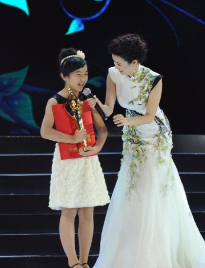 最小“冯女郎”张子枫，8岁《唐山大地震》获百花新人奖