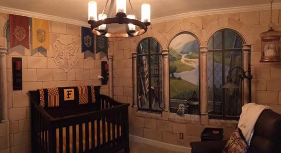 美国夫妇打造<em>哈利波特风格</em>育儿室 完美复刻霍格沃茨魔法学校