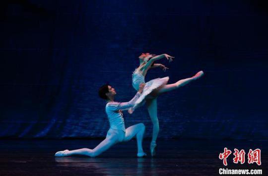 经典芭蕾《天鹅湖》青海西宁“翩翩起舞”