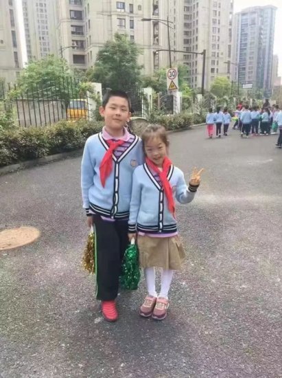 开学第一天量身高，有六年级<em>男生</em>185厘米！这是不是杭州最高的...