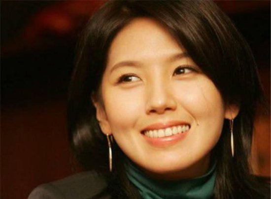被潜8小时的圈内女星，28岁的具荷拉自杀，病入膏肓的韩国娱乐...