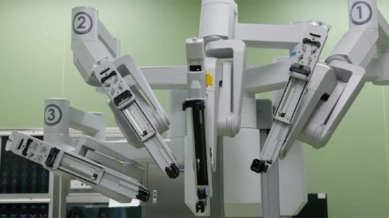 赤峰市医院的机器人也能做手术了，你敢把<em>命</em>交给它吗？