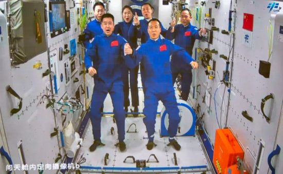 6名航天员“太空会师”！中国空间站组合体首次形成最大构型