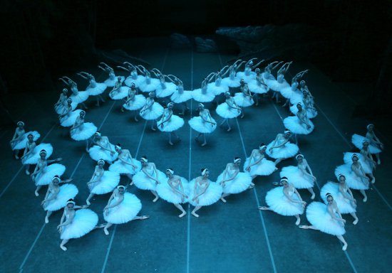 4城34场，上海芭蕾舞团携<em>经典版</em>《天鹅湖》 开启荷兰巡演