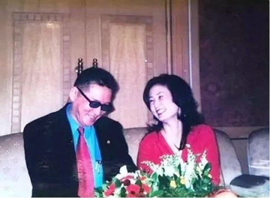 1985年，结束四段恋情的李敖，情定小30岁的王小屯，自此共度...