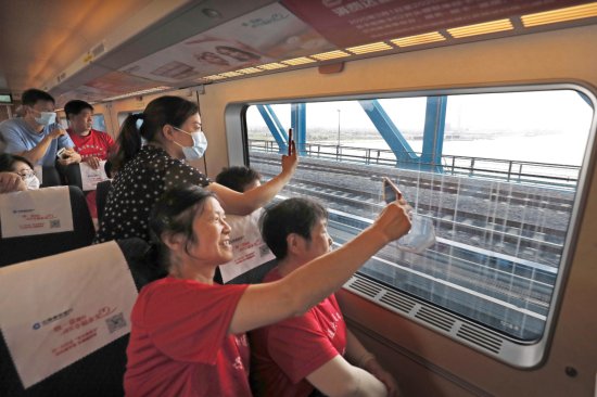 Content wanted! Discover China on high-speed rail