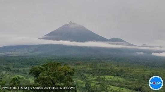 印尼塞梅鲁火山发生4次喷发 方圆13公里禁止民众活动
