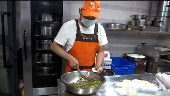 西藏<em>餐饮个体</em>户自发提供“爱心餐”