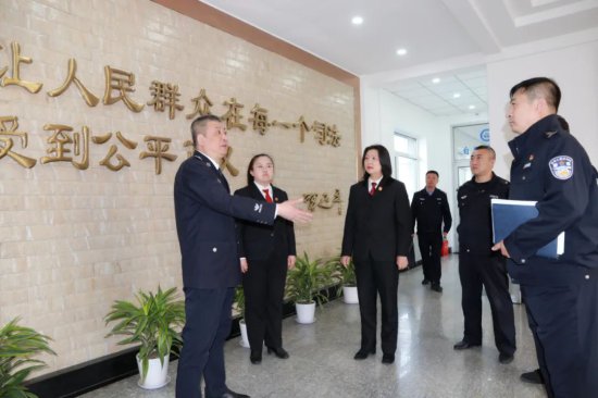 省高院法警总队到元宝区法院检查调研警务强基工程