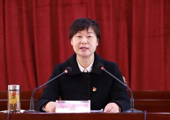 吴海燕，当选市长