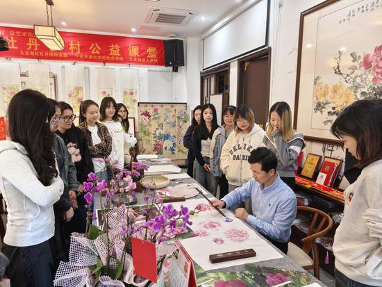 宁波镇海“红牡丹”国际公益课堂筑起和平友爱艺术梦