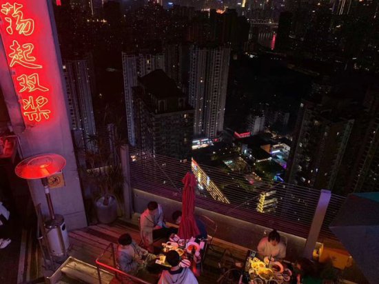 重庆探店，网红打卡地，四十七楼大排档的4大亮点