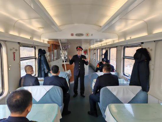 哈尔滨客运段：多措并举把好春季消防“安全关”
