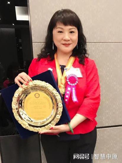杰出艺术家蔡淑珠老师再获国际大奖