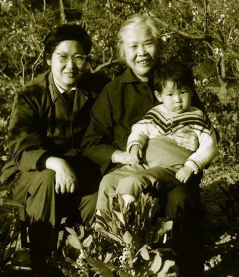 李敏：4岁时被送往苏联，毛泽东为她<em>起名</em>“不叫毛敏，叫李敏”