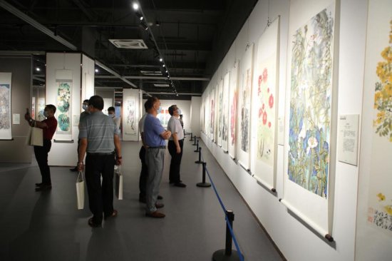 中国书画名家作品邀请展在东莞大岭山开幕