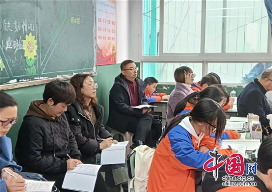 盐亭县教研室专家到嫘祖实验中学开展九年级教学视导活动