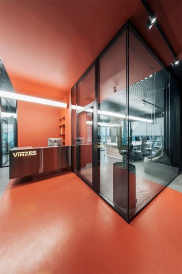 瑞士品牌VINZER现代<em>工业风办公室设计</em>