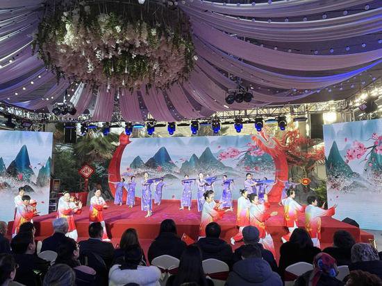 新疆“群众村晚”阿勒泰地区分会场好戏连台全民共乐