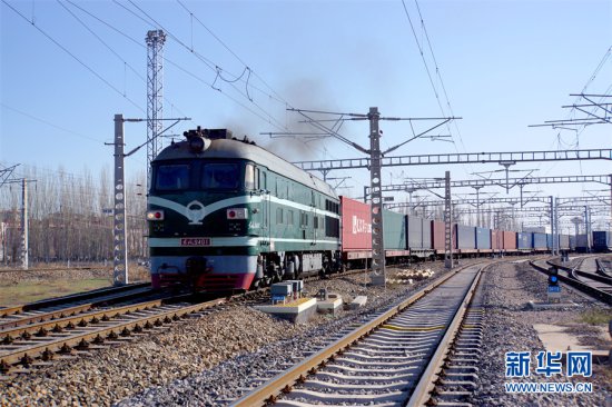 霍尔果斯铁路口岸通行中欧（中亚）班列超2000列