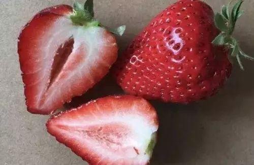 辟谣 | 给<em>草莓</em>染料“美容”？<em>关于草莓</em>谣言背后的真相，还<em>草莓</em>“...
