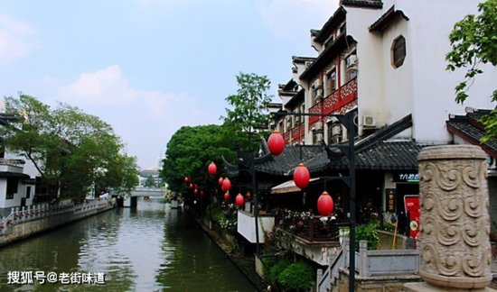 长江沿岸的这些历史名城，以及老街游览时，所作的几<em>首</em>原创<em>诗词</em>