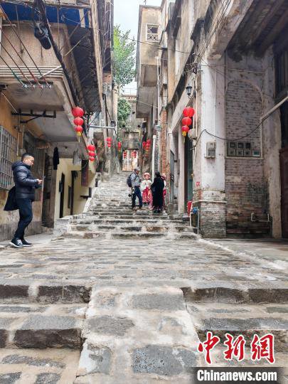 （新春见闻）广东湛江赤坎老街：千年古商埠变身游客“打卡”地