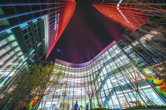 北京又添灯光夜景照明新地标 丽泽金融商务区夜色景观“亮”起来