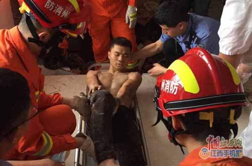 临川：海鲜城<em>装修墙体</em>倒塌致施工员受伤 消防迅速救援