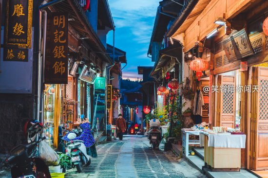 云南有个古镇，每十几米就有一家玉石店，全国少见