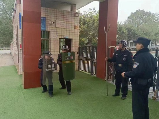 重庆警方全面推进新学期校园安保工作提档升级